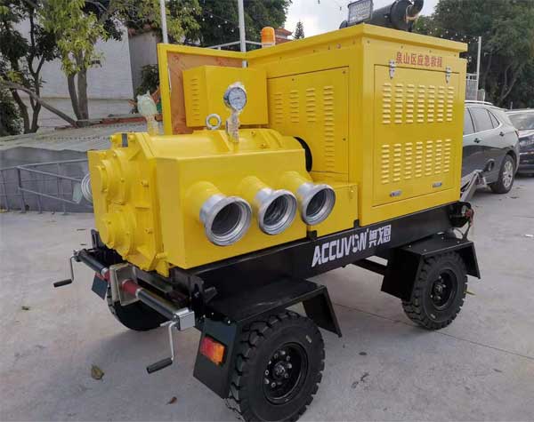 移動排澇泵車有什么用途?可以根據(jù)需要定制嗎?